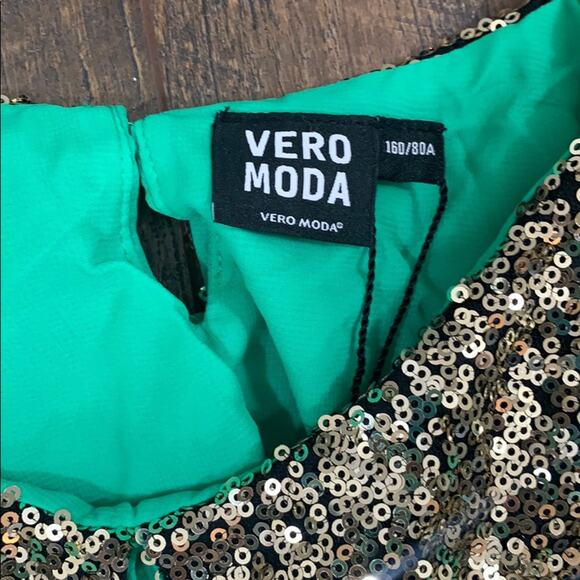 Vero Moda Kelly green sheer split sleeve top - Picture 2 of 5